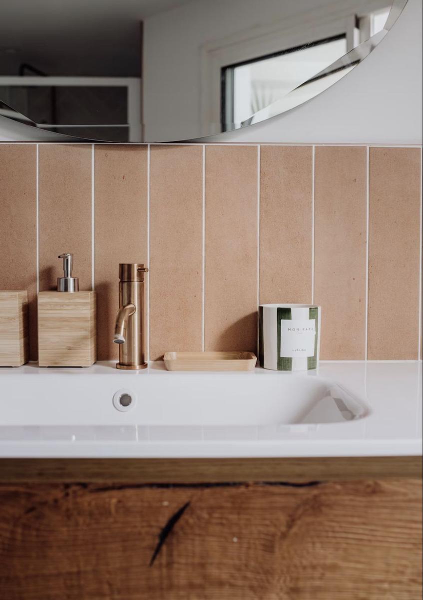 Biarritz villa bathroom detail