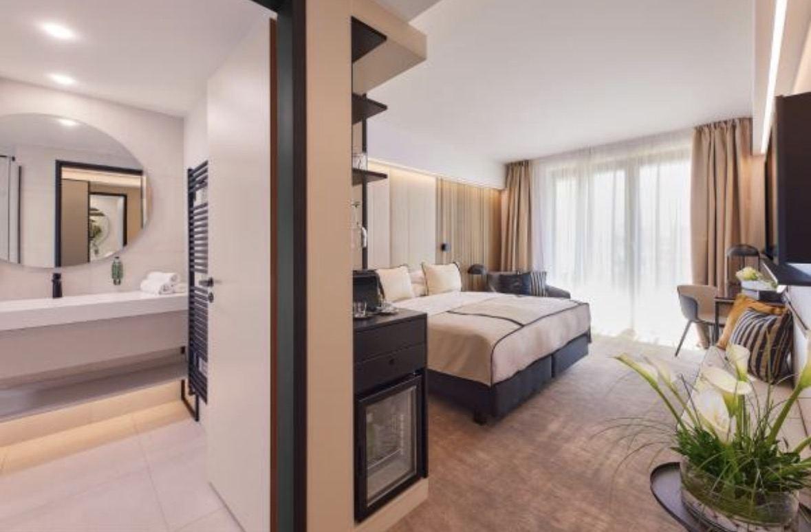 Lua Resort bedroom